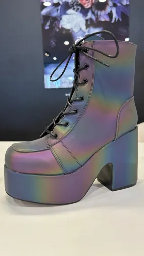 BOTAS CON PLATAFORMA GRUESA CON CORDONES REFLECTANTES PARA MUJER